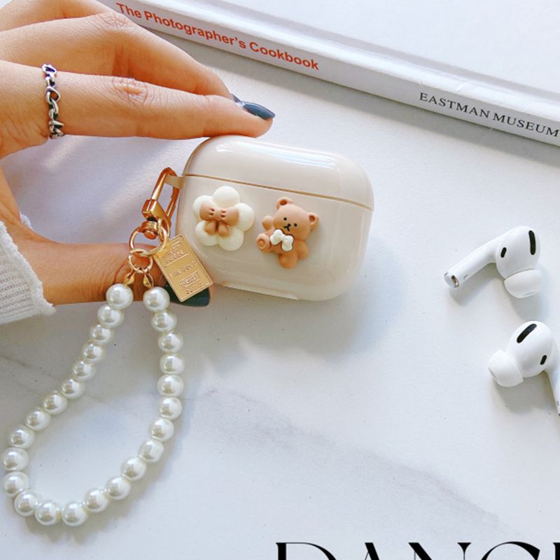 Lovely Little Bear Talk Pearl Chain Silicone Protective Shell